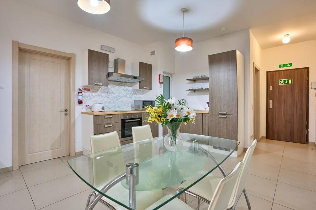 Depiro Point Sliema Luxury Apartment Bagian luar foto